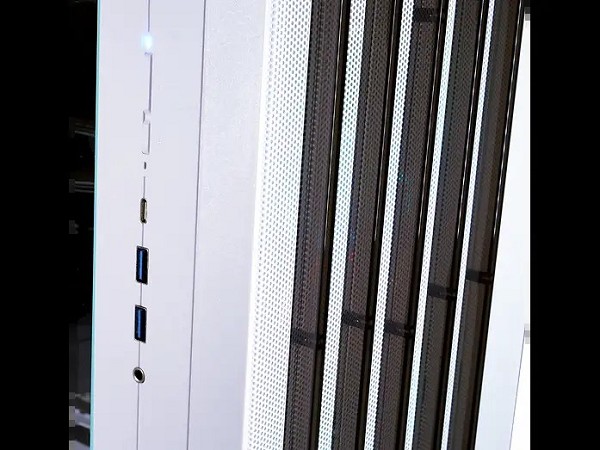GAMEMAX CLAW WH 8115 Gaming-PC, Ryzen 7 9700X, 32GB RAM, 1TB oben