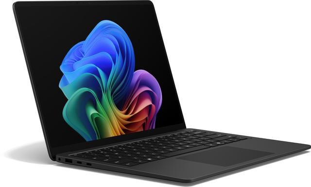 Microsoft Surface Laptop 8 - 13.8", Intel Core Ultra 5 335,  hinten