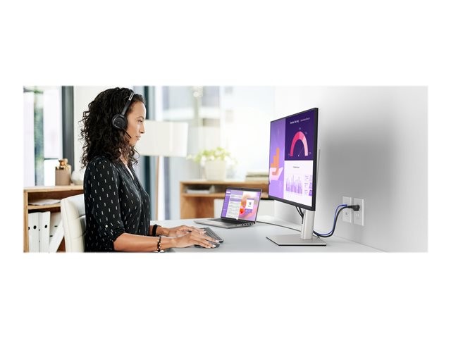 Dell P3223QE - LED-Monitor - 4K - 80.001 cm (31.5" vorn rechts